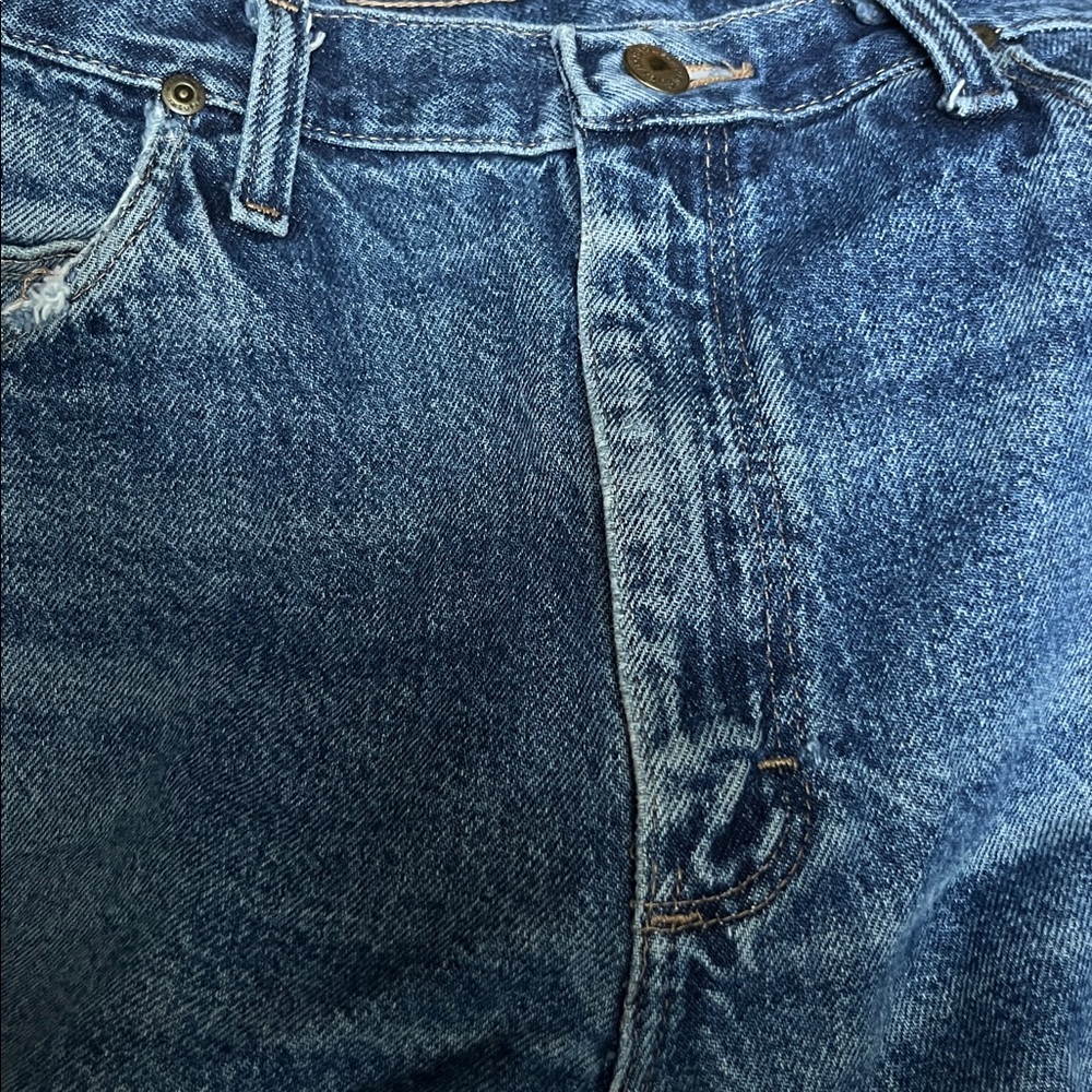 Men’s Wranglers 34x29 distressed work jeans - Picture 5 of 11